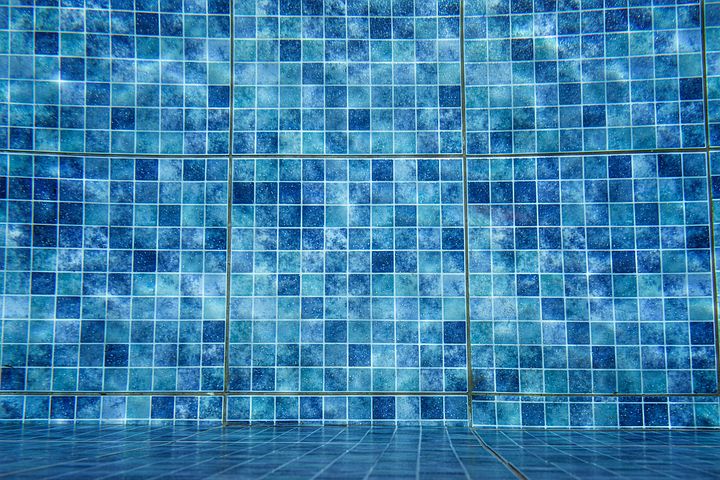 Modré kachličky bazén 